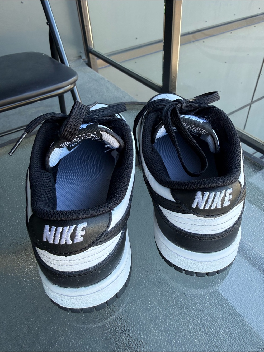 Nike Women's Black and White Low-Top Sneakers - Picture 6 of 8